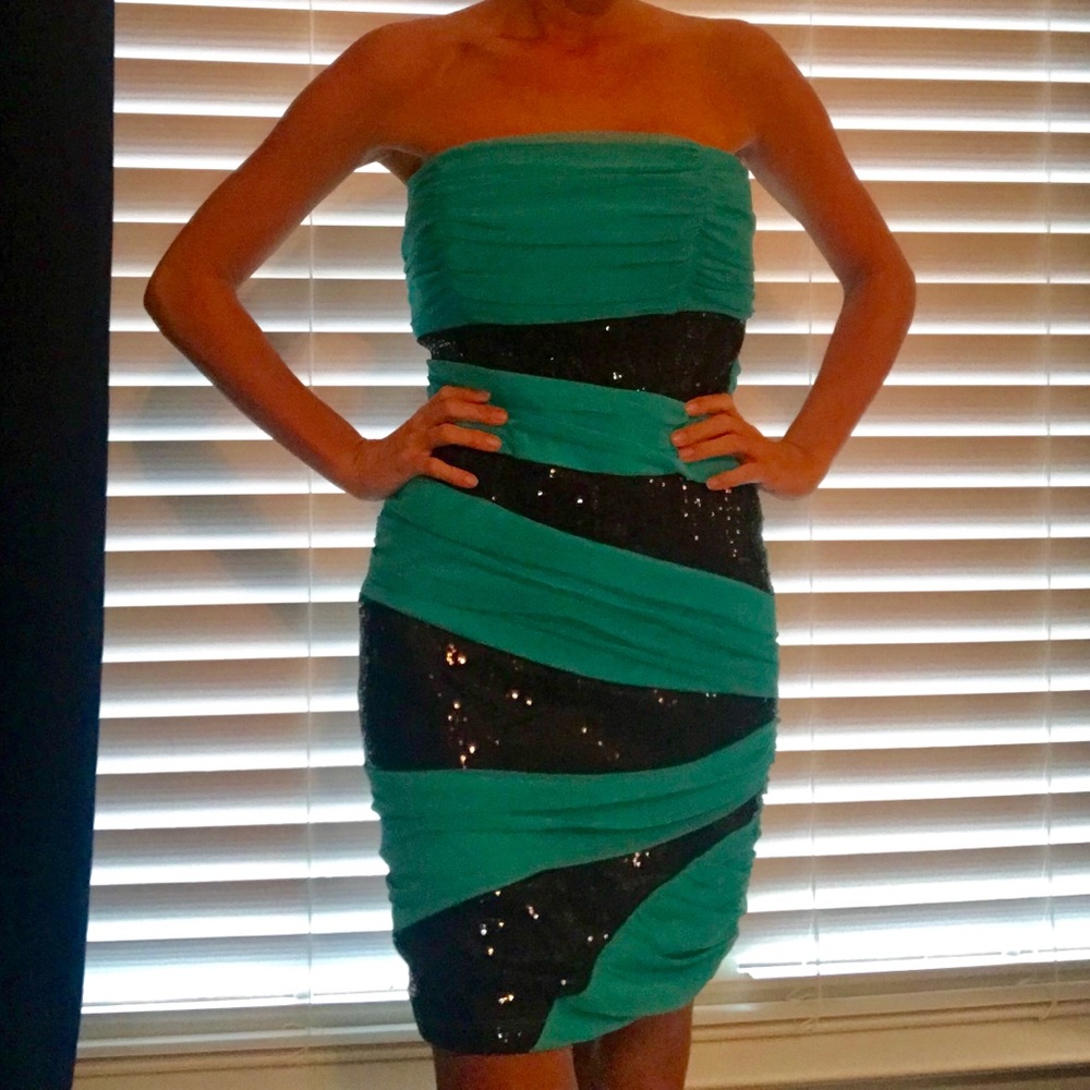 XOXO FORMAL DRESS - Picture 1 of 4